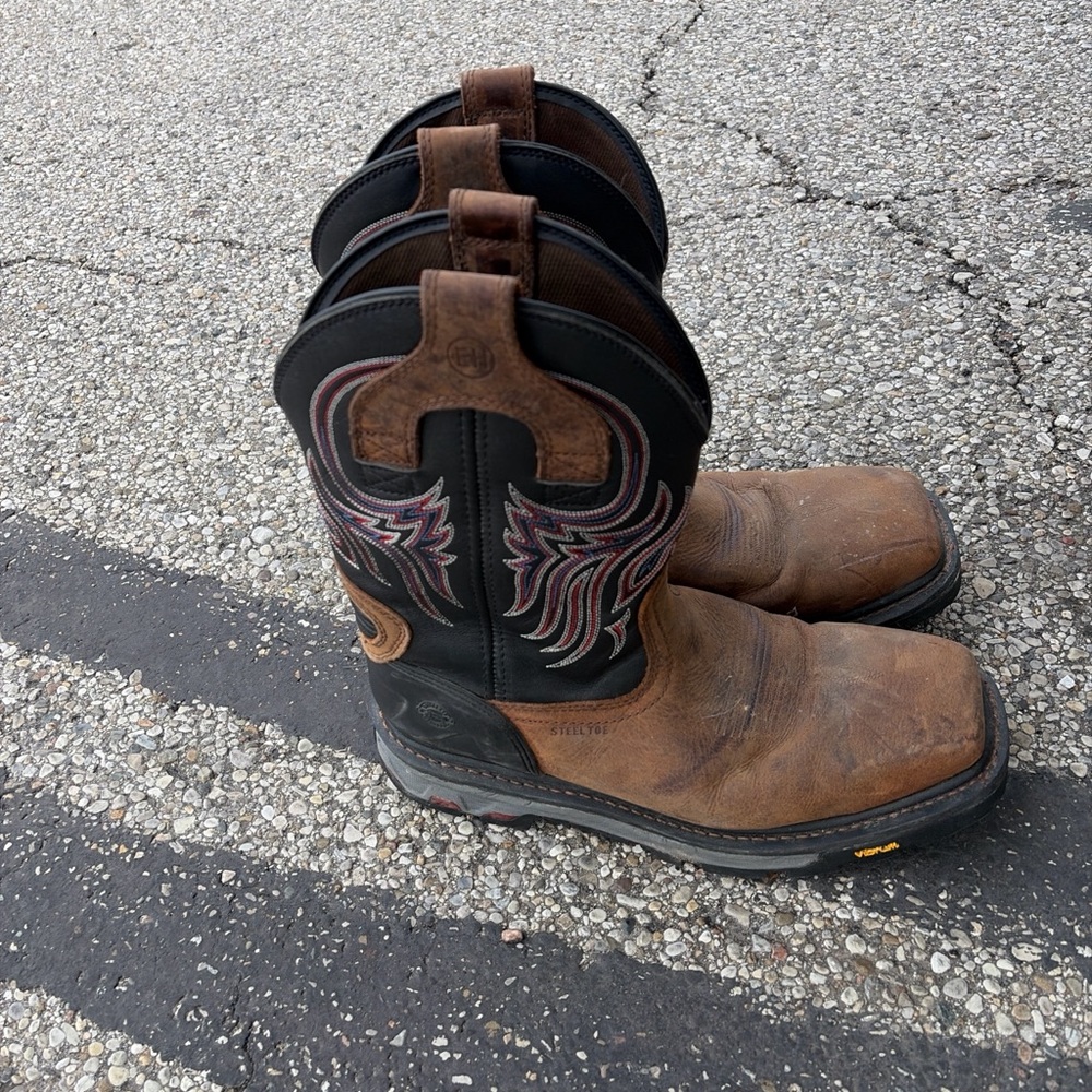 Vibram Men's Black and Brown Boots